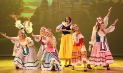 SNOW WHITE